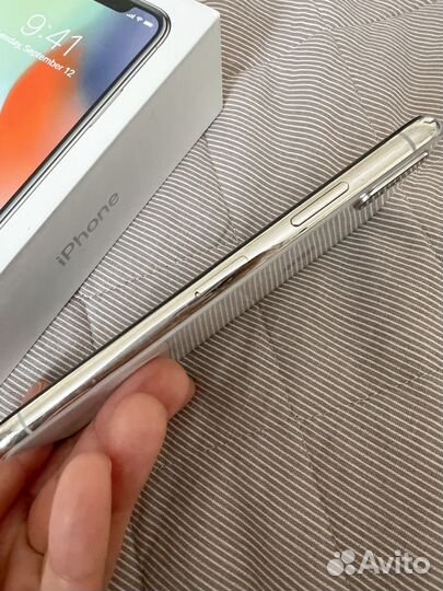 iPhone X, 64 ГБ