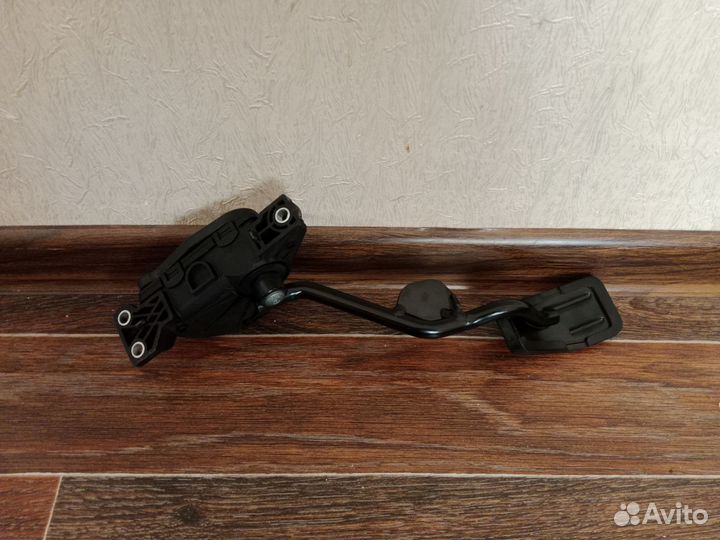 Педаль газа Audi A4 B7