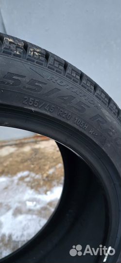 Pirelli Ice Zero FR 255/45 R20 105H