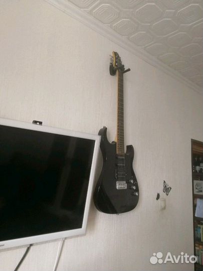 Держатель для гитары на стену