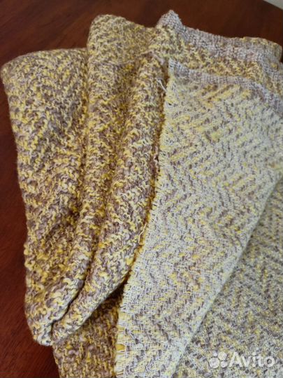 Отрез ткани букле