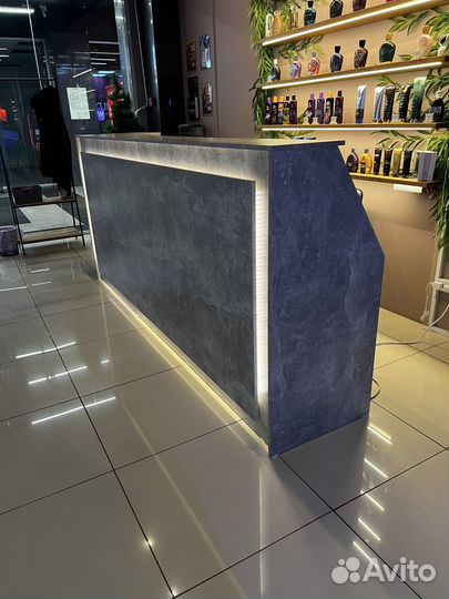 Стойка ресепшн