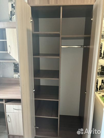 Продам комплект мебели