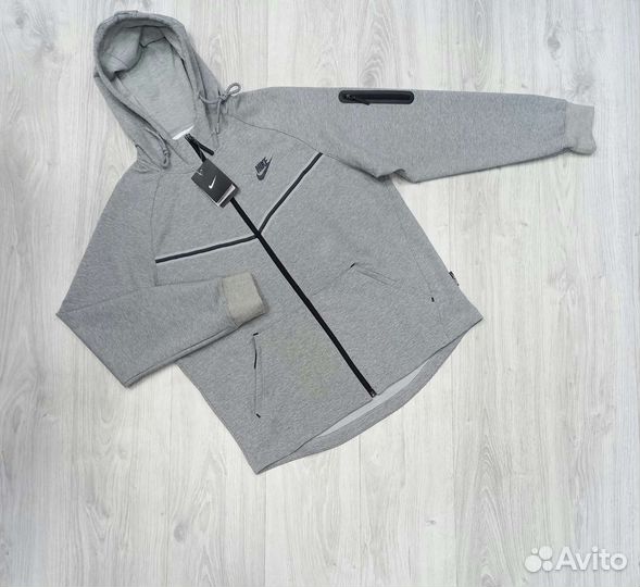 Сповртивные костюмы великан