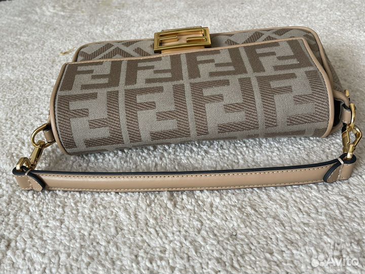 Сумка fendi baguette
