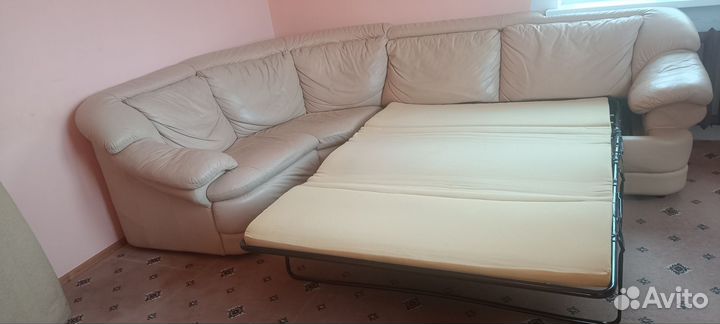 Кожаный угловой диван бу