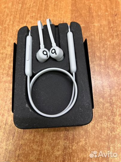 Беспроводные наушники Beats Flex оригинал