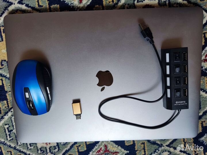 Macbook pro 15-inch,2017 256gb