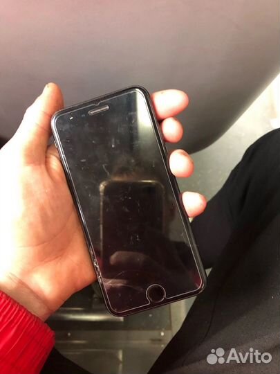 Телефон iPhone 7