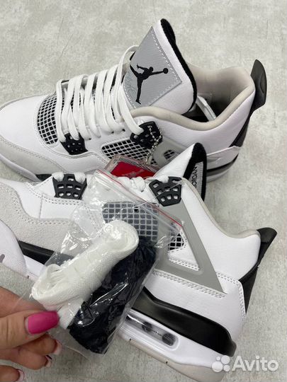 Nike air jordaN 4