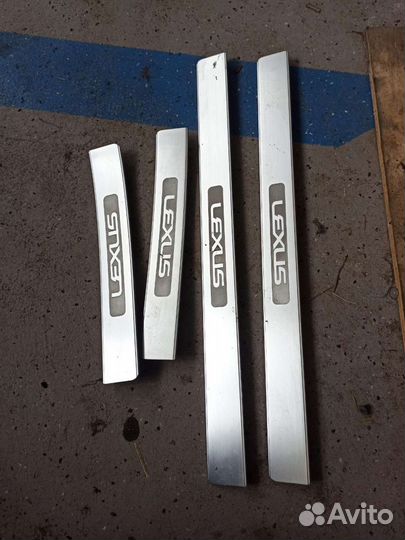 Накладки на пороги Lexus GS450H