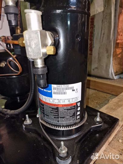 Комплект на камеру до 100куб новый copeland