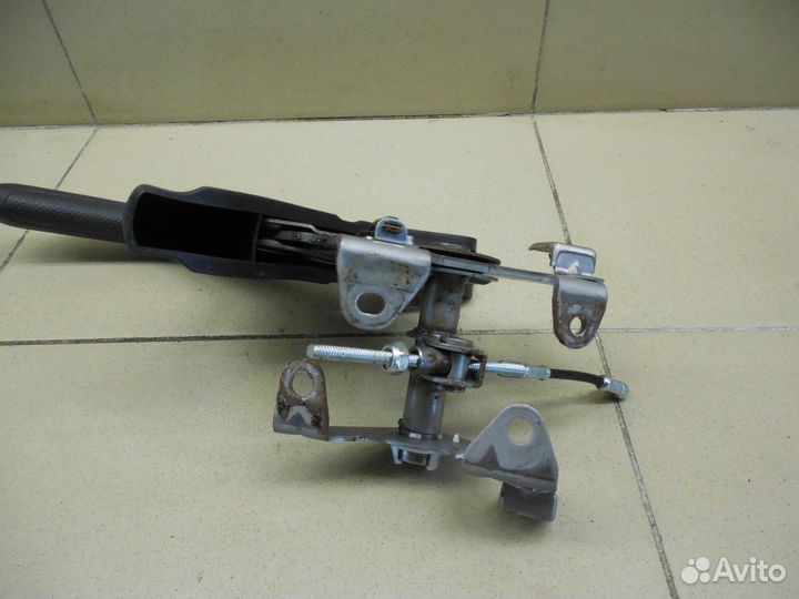 Рычаг стояночного тормоза Aveo (T300) 2011