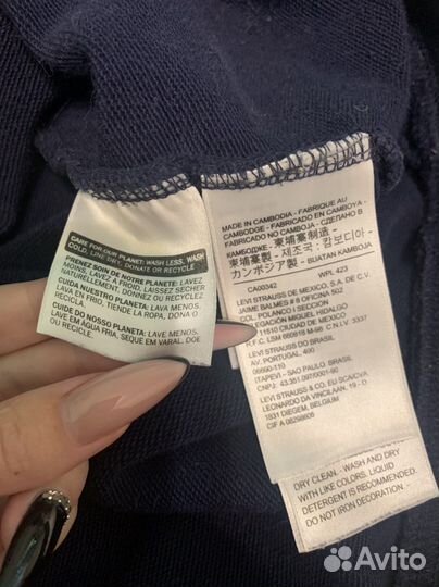 Levis толстовка женская