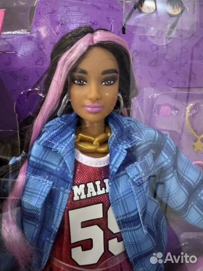Barbie extra в платье баскетбольный стиль HDJ46