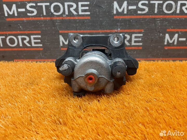 Суппорт задний правый Bmw 3-Series E90 N46B20B