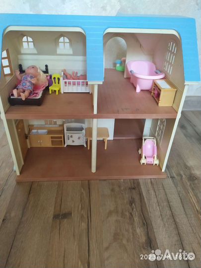 Домик с мебелью