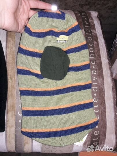 Шапки и шлемы новые размер 50