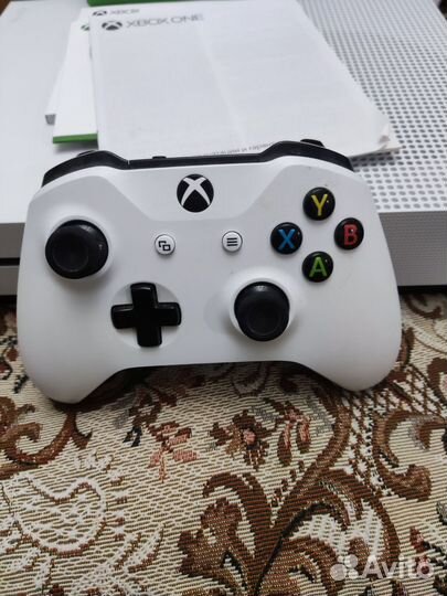 Xbox One s 1000 GB, и 324 игры