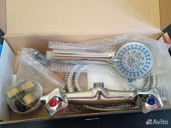 Смеситель для ванны с душем