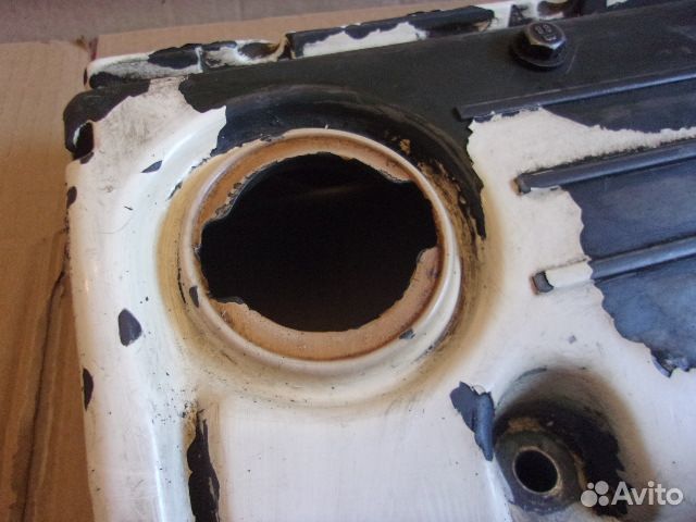 Мерседес 123 / 124 / 190, М102 клапанная крышка