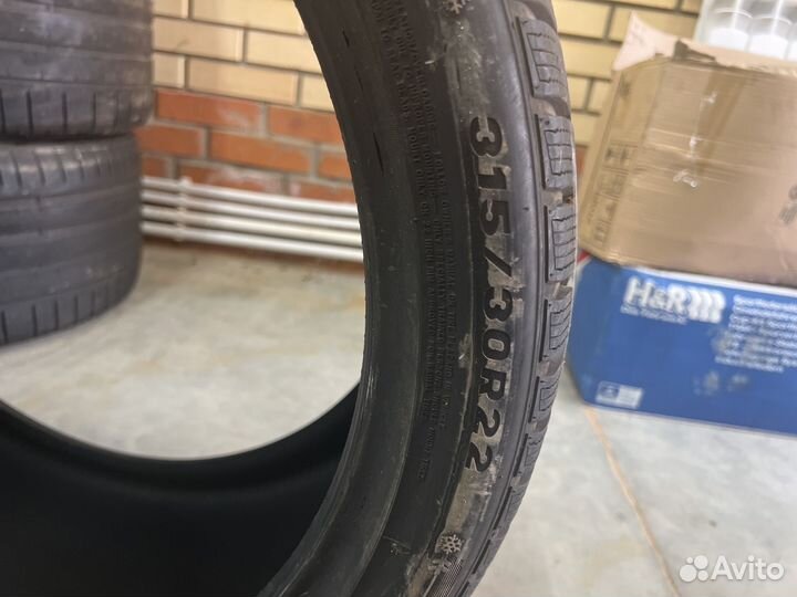 Gripmax SureGrip Pro Winter 295/35 R21 и 315/30 R22 107V