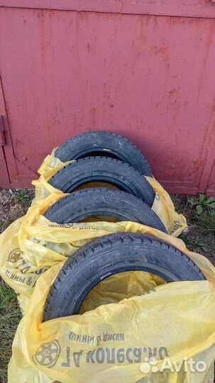 Dunlop SP Winter Ice 02 195/60 R15 92T