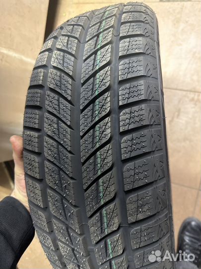 Headway HW505 215/55 R18 95H