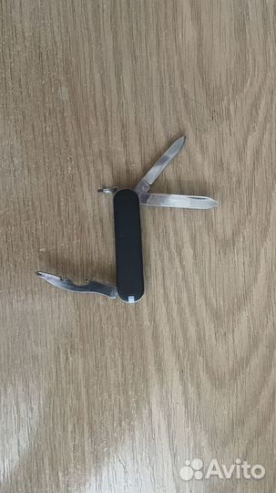 Нож Kershaw, Victorinox