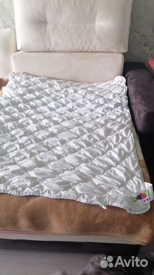 Одеяло и бортики в детскую кроватку