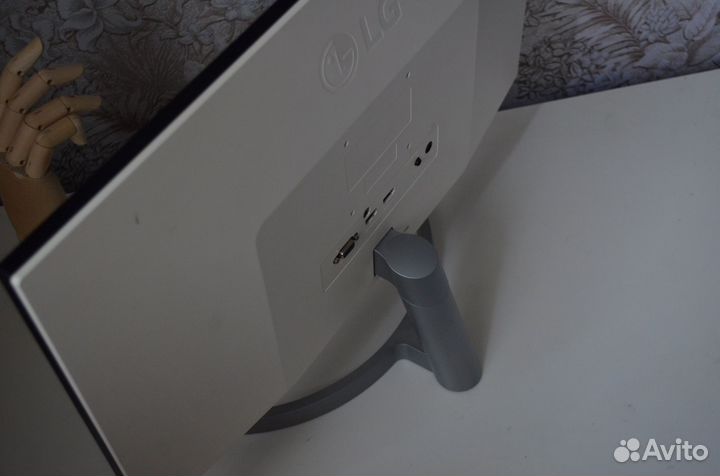 Белый Игровой Монитор LG 24‘‘ 75Hz