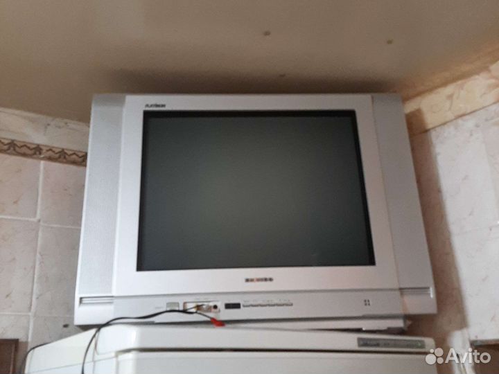 Телевизор daewoo platinum(работает отлично)