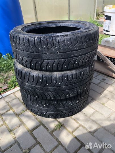 Bridgestone Ice Cruiser 7000 205/55 R16