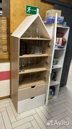 Шкафы с полками