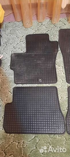 Автомобильные коврики резиновые