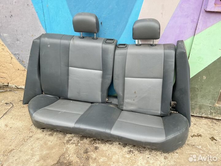 Диван задний Nissan Primera P11