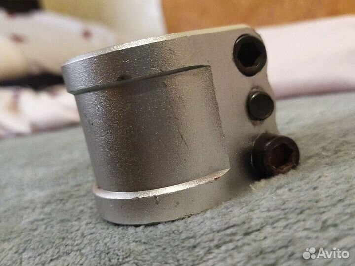 Зажим для самоката 