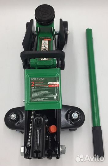 Домкрат подкаткой rockforce 2т. (135-320мм)