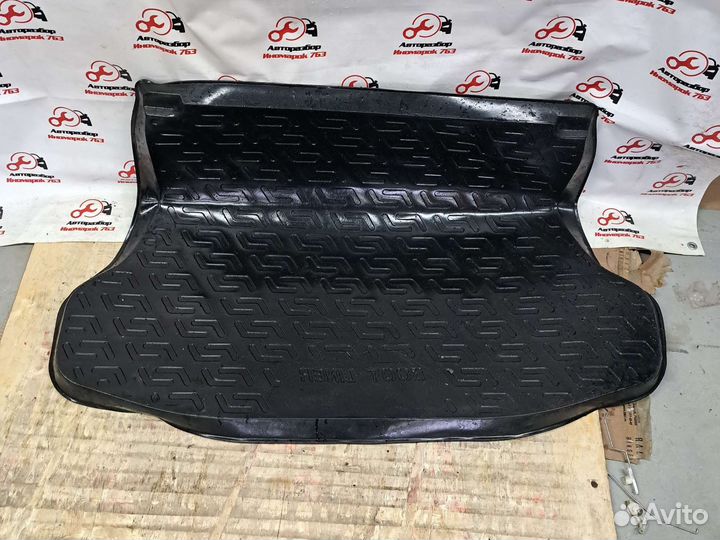 Ковер в багажник седан Nissan Tiida C11