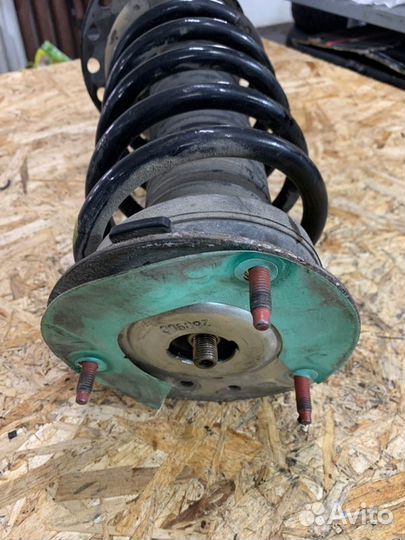 Стойка подвески задняя левая Land Rover Freelander