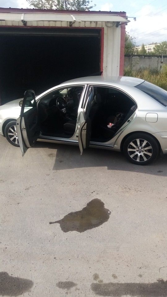 Toyota Avensis: фото владельца