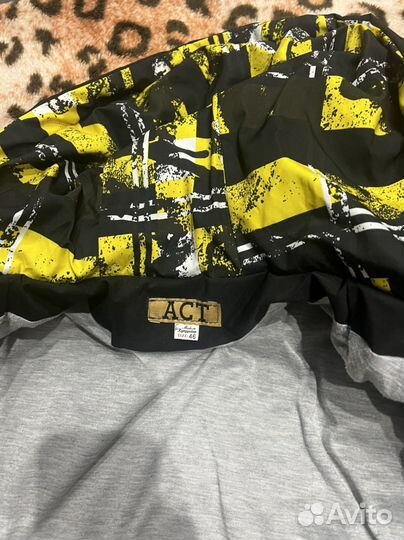 Куртка зима осень весна новая на 10-12 лет