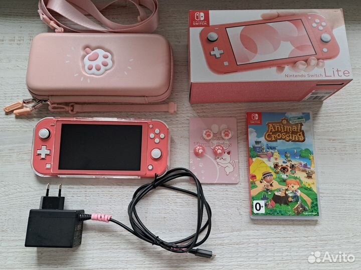 Nintendo Switch Lite с игрой Animal Crossing