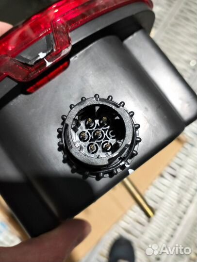 Задний правый фонарь Howo WG9719810002