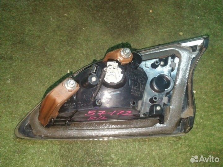 Вставка между стопов mazda axela blefw lfvds 2010 Задн. Лев