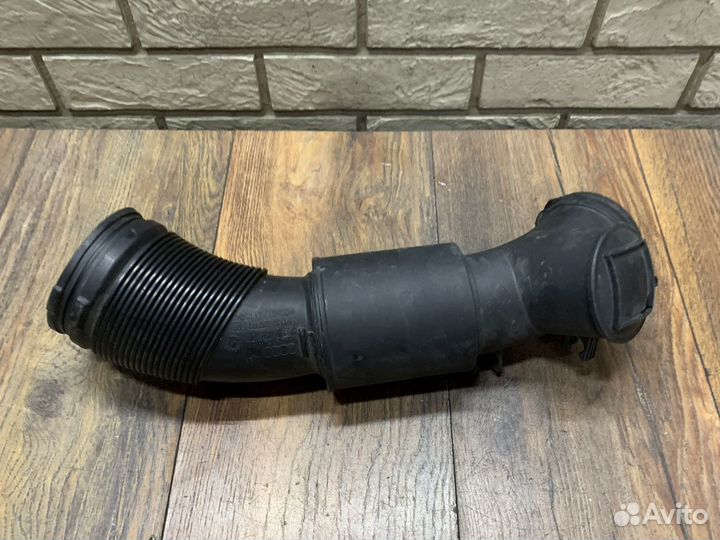 Audi A7 (4G8) Патрубок воздушного фильтра 3л cgwb