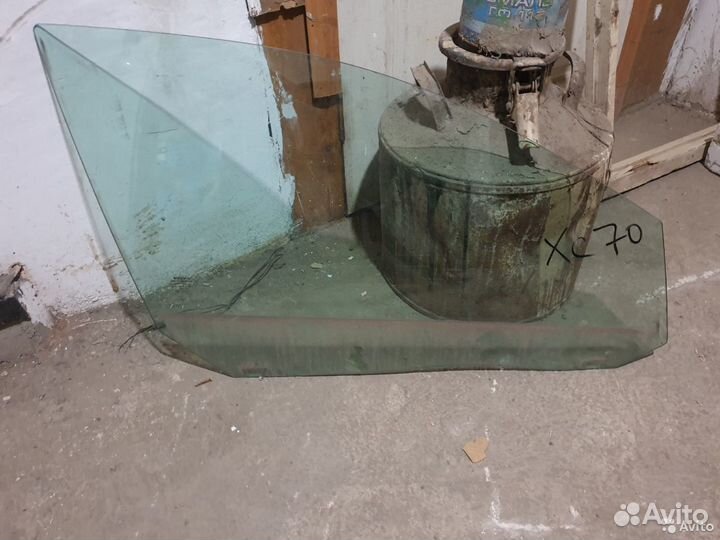 Стекло двери левой правой Volvo XC70 II