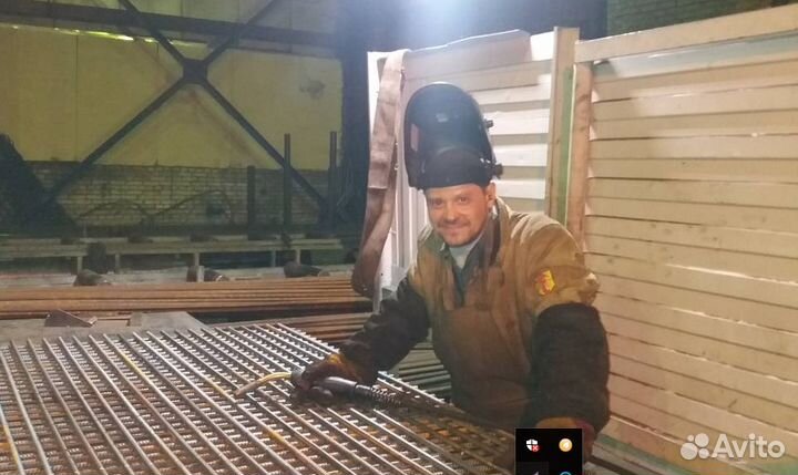 Электросварщик на полуавтоматических машинах