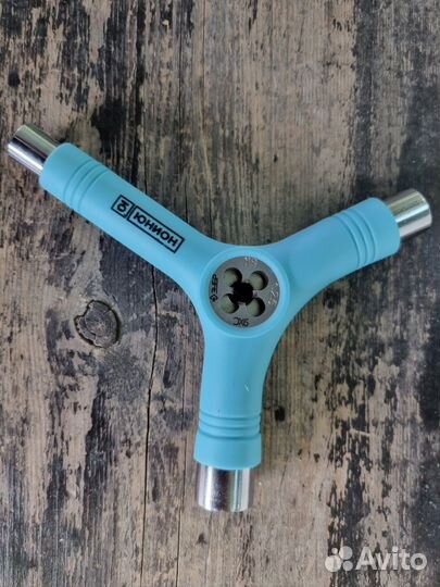 Ключ универсальный для скейтборда Юнион (Новый)