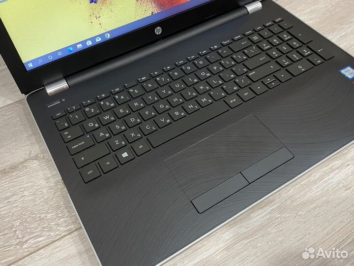 HP i5-7200U + 8gb + Radeon 520 2gb